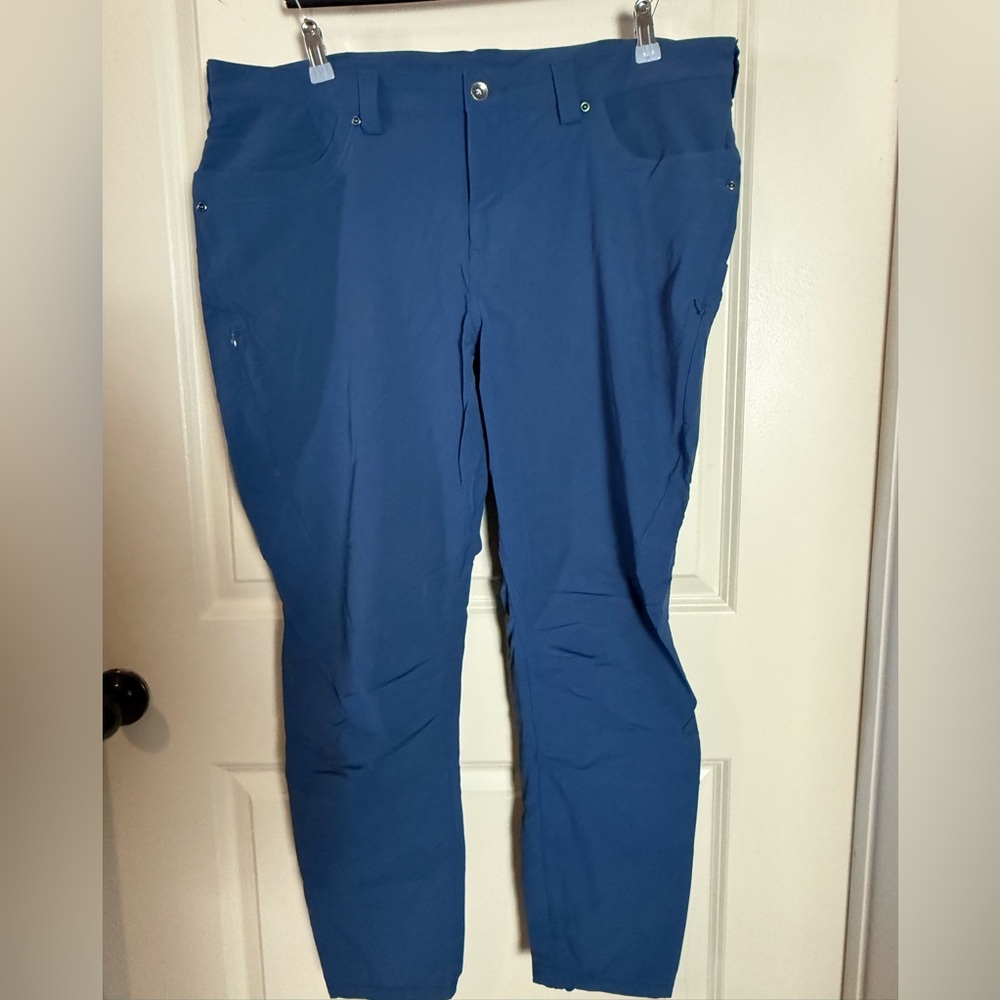 Duluth Trading Co Women’s Flexpedition Slim Leg Pants